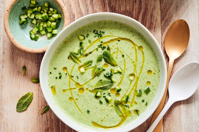 Cucumber soup in a bowl