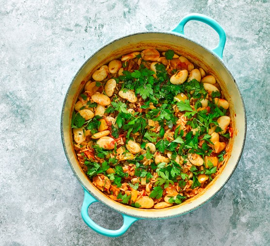 vegan jambalaya in a pot